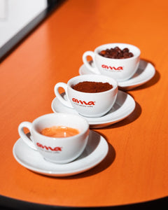 drei Cappuccino Tasse